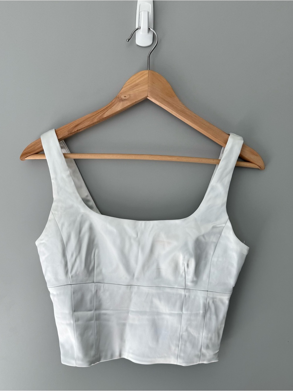 Aritzia/Wilfred White Structured Square-Neck Crop Top